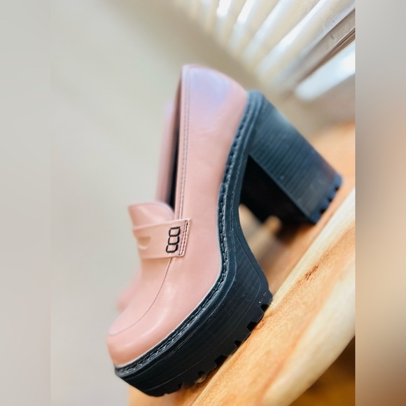 Madden Girl Women's Kassidy Loafer like new size 6 - Picture 8 of 8